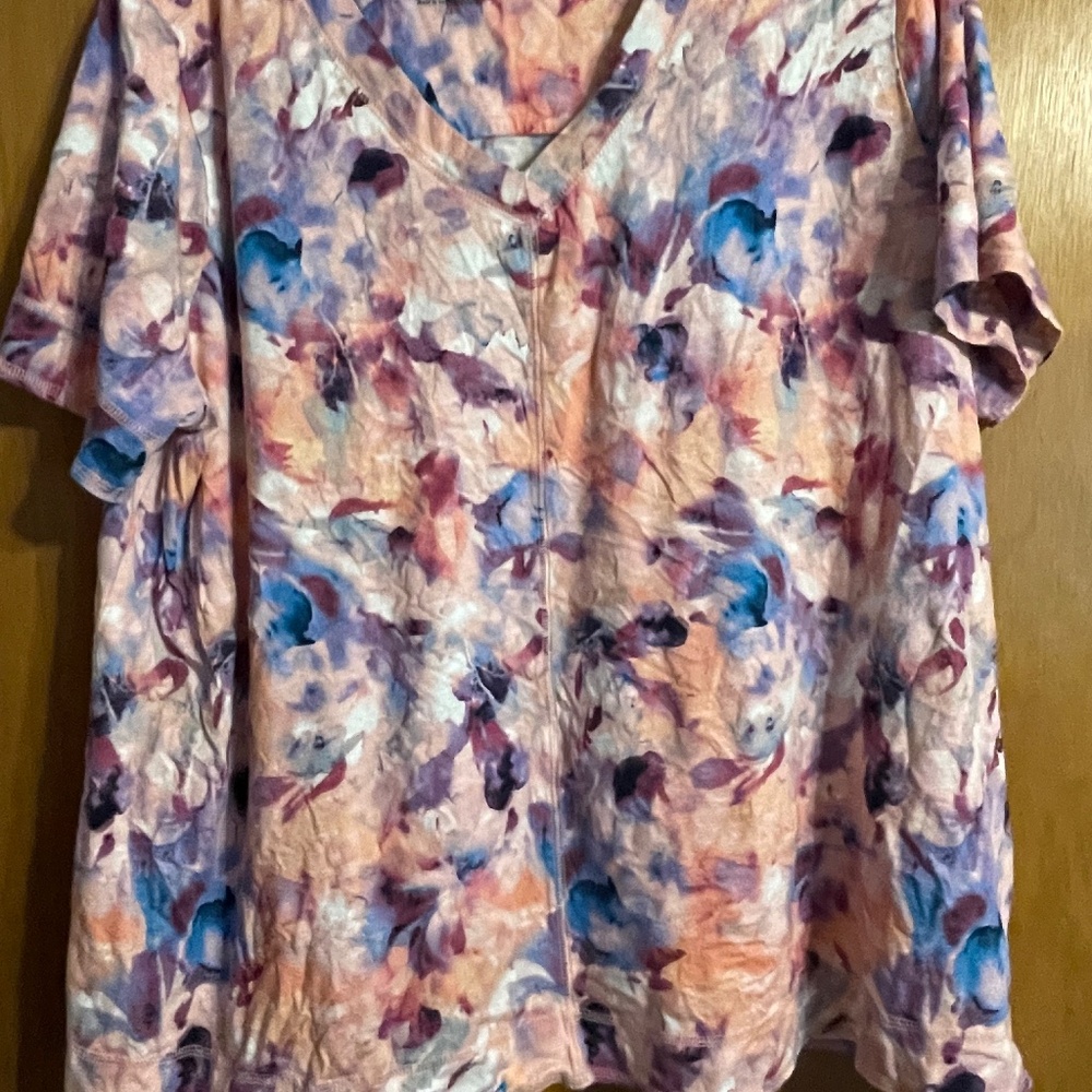 Westbound Casual Patel Floral V-neck Tee